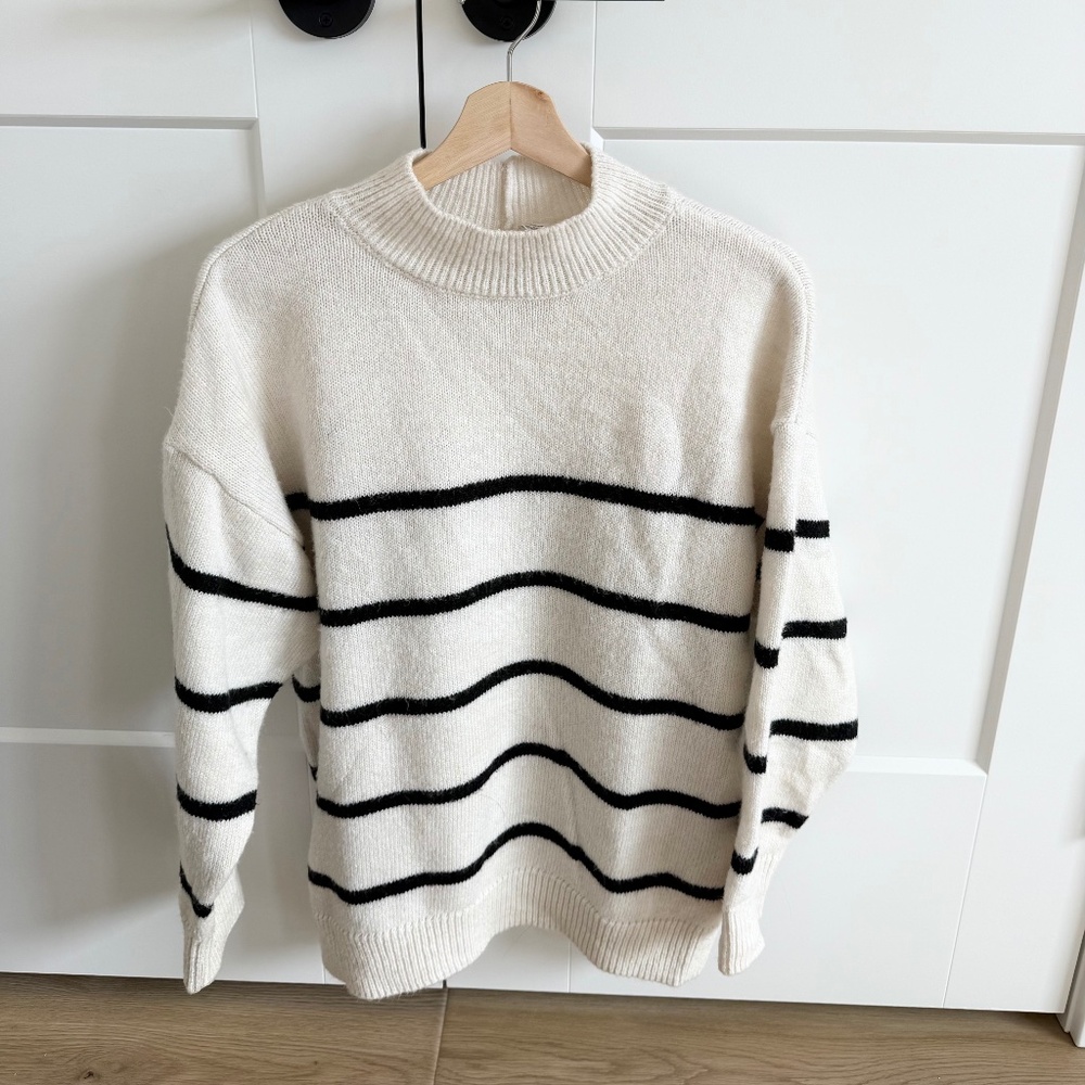 H&M High Neck Striped Sweater